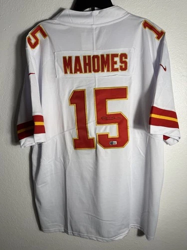 Patrick Mahomes Signed Chiefs Jersey Beckett Witness BAS COA Auto NFL