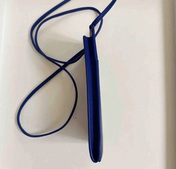 Giorgio Armani女式Porta小号斜挎包皮革包 — 第 4/4 张图片