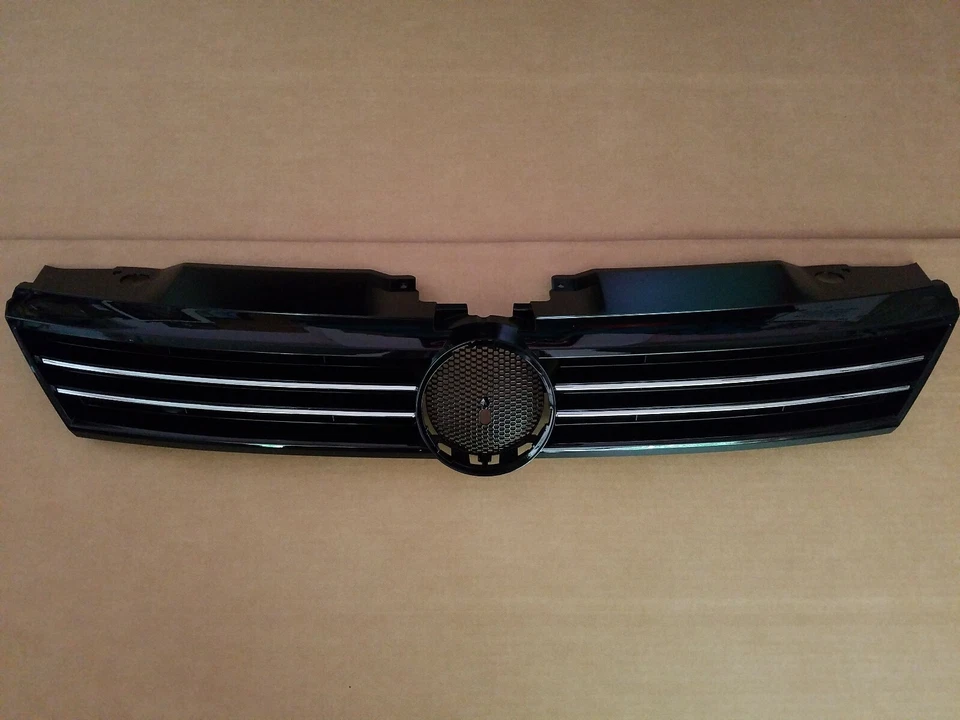 Se adapta a VOLKSWAGEN JETTA SEDAN 2011-2014 negro con rejilla cromada en el parachoques delantero NUEVO Foto 4 de 4