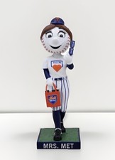 New York Mets Mrs. Met Gives Back Bobblehead (SGA)