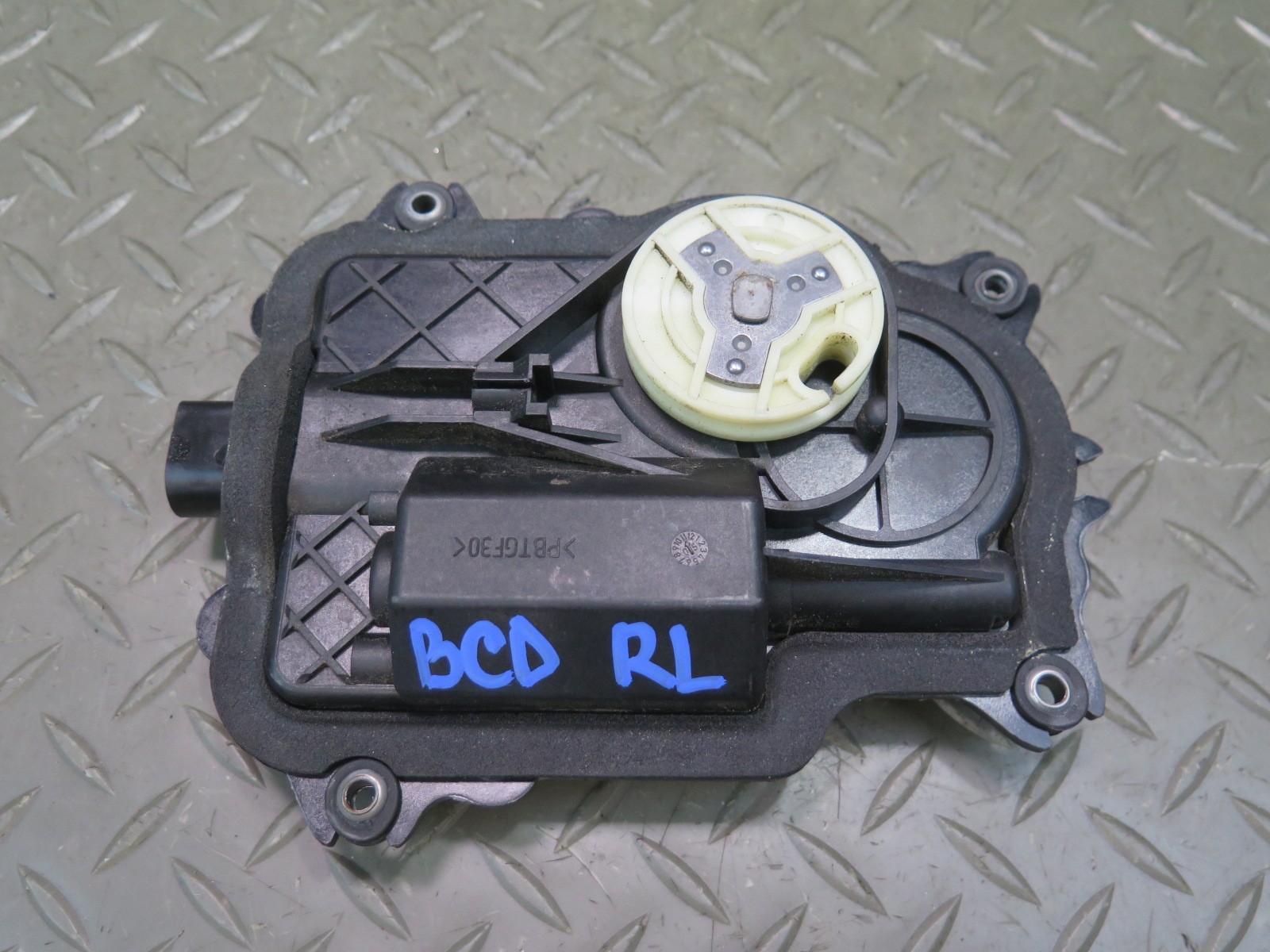 2006-2012 BENTLEY FLYING SPUR REAR LEFT DOOR LOCK SOFT CLOSE ACTUATOR MOTOR