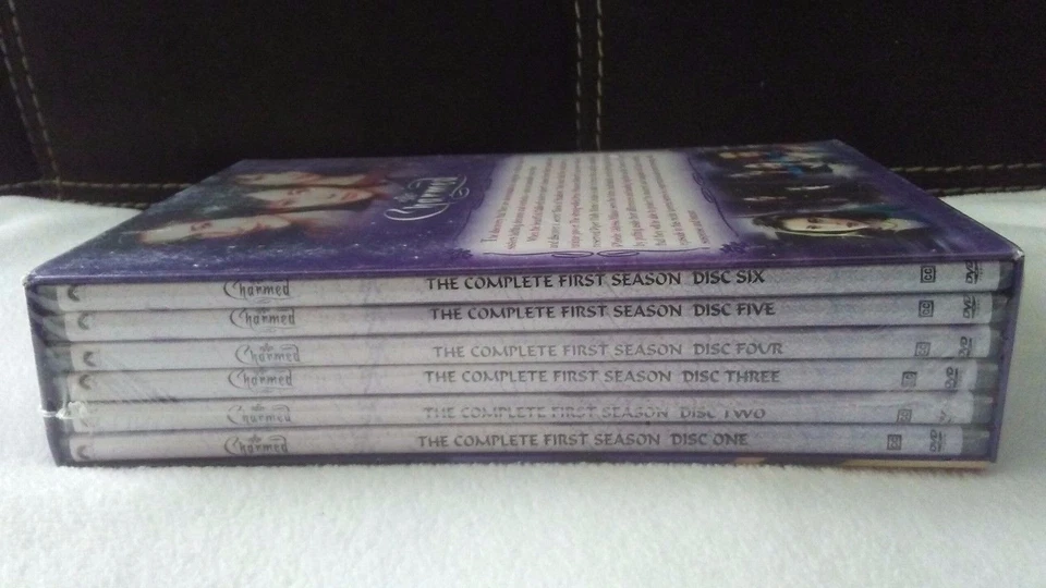 Charmed - The Complete First Season (DVD, 2005, 6-Disc Set) - Image 2 of 3