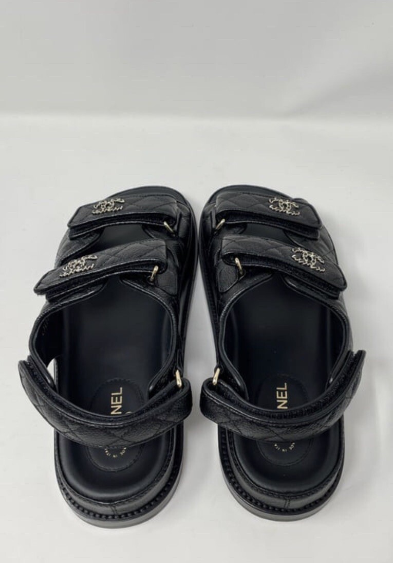 Chanel NIB Black Leather Chain 38.5 EUR Size CC Logo Quilted Flats