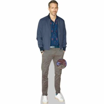 CELEBRITY CUTOUTS Ryan Reynolds (Casual) Mini Size Cutout