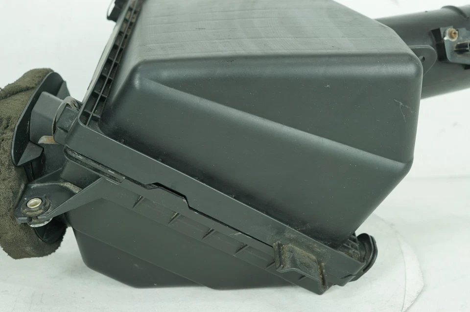 04-14 Nissan Armada SE OEM Filtro de admisión Filtro de aire Negro 5117 Foto 3 de 4