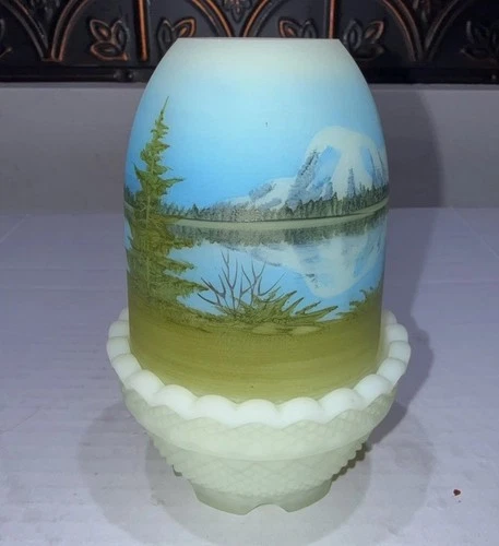 Fenton CUSTARD GLOWS MOUNTAIN REFLECTIONS Fairy Lamp Limited Run 1981 AS IS