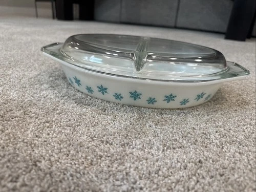 Vintage Pyrex Turquoise Snowflake Divided 1-1/2 Quart Casserole Dish With Lid 37