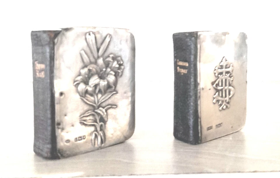 ANTIQUE MINIATURE HALLMARKED SILVER BOOKS, COMMON PRAYER & HYMNS, c1900 - Image 2 of 4