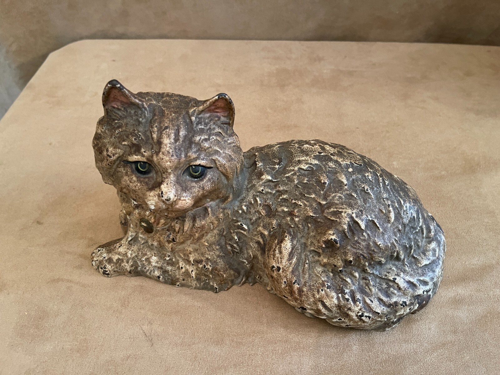 Hubley Cat laying down Fireside Vintage Cast Iron doorstop brown bow antique eBay