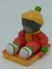 FIGURINE PVC PLASTIQUE PETIT OURS BRUN N19 LUGE