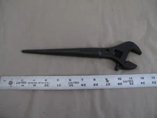 (1) NEW Klein Tools 10" Adjustable Spud Wrench 3227 Capacity 1-5/16" Made in USA