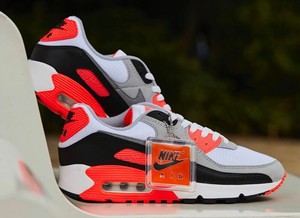 Another Look at the Nike Air Max 90 \