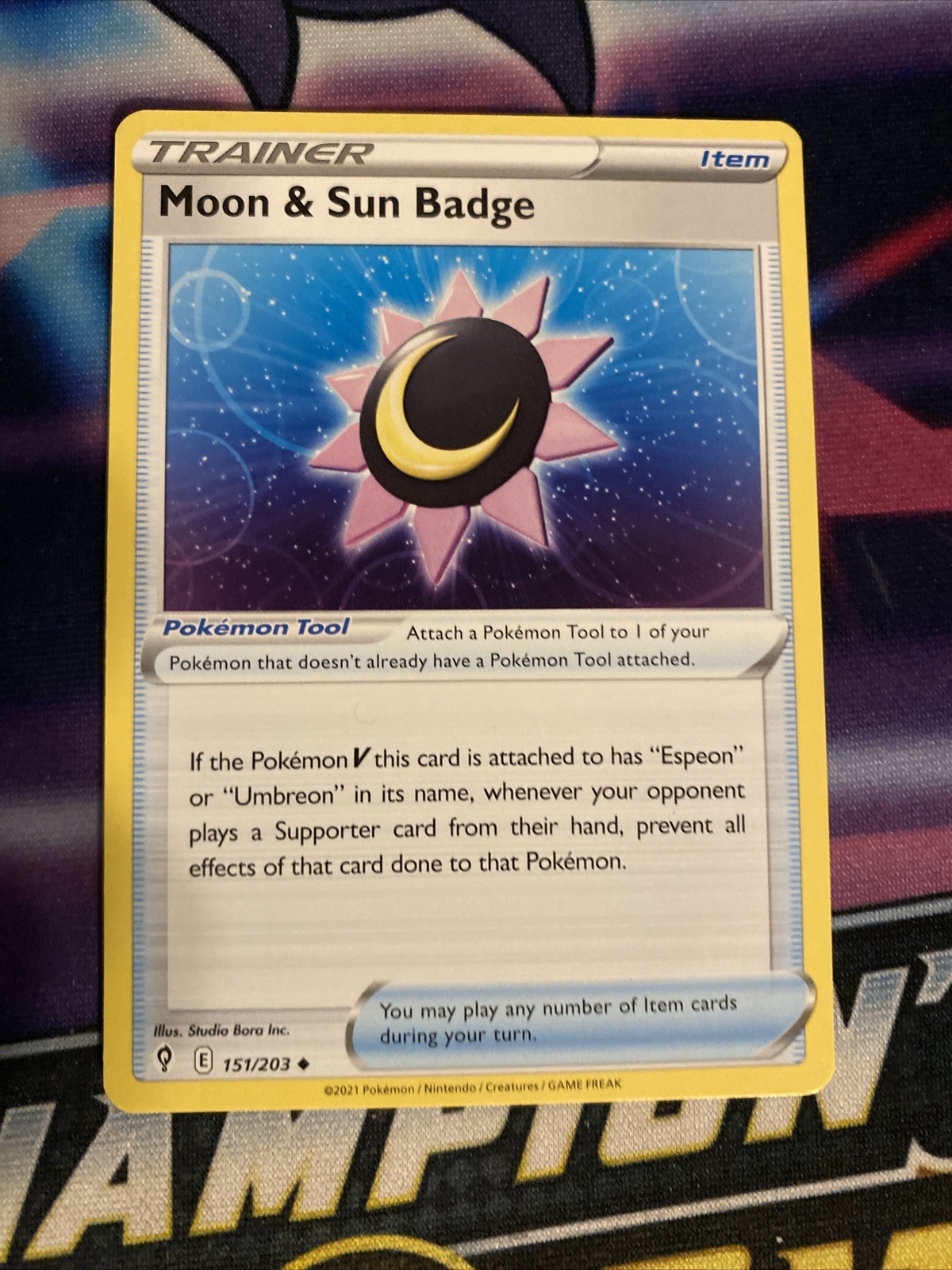Pokemon TCG Evolving Skies Moon And Sun Badge 151/203