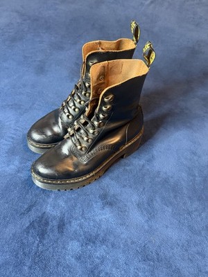 Vtg Dr. Martens Leona Smooth Black Leather Heeled Boots Women's 8.5 Distressed