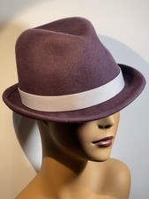 Small Fedora, Grape Color, Soft Wool size: Small. Used