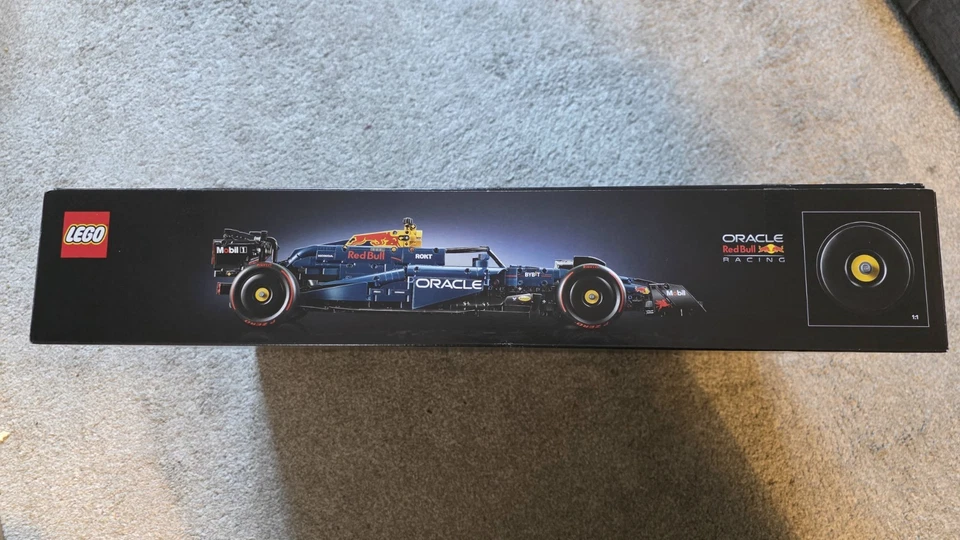 LEGO Technic 42206 Oracle Red Bull Racing RB20 F1 Car, photo 4 of 5