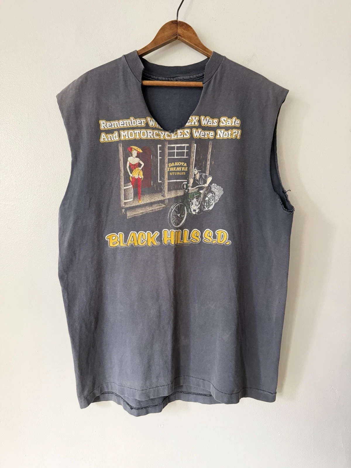 VTG 80s Sturgis Black Hills Rally Remember When Sex Was Safe Chopped Shirt Large
Opens in a new wind
