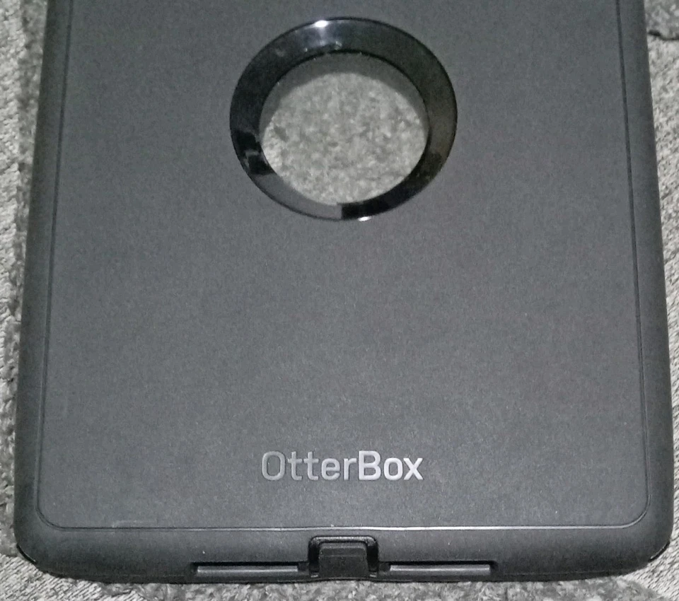 Otterbox Defender Series Case Ipad Air 2 missing hard plastic back - Image 3 of 4