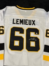 Mario Lemieux Cards and Memorabilia Guide 29