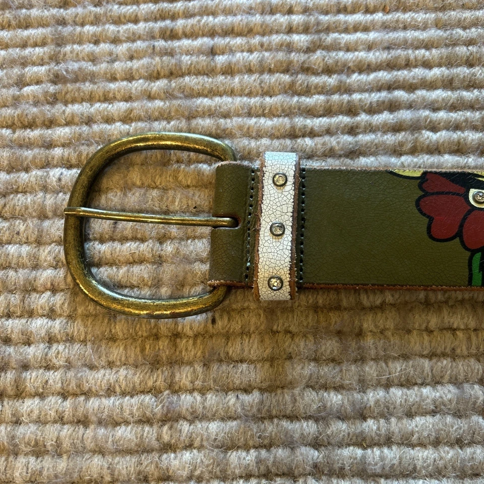 Cinturón Ed Hardy Vintage Talla Mediana 7829 Melrose Verde Tachonado Bordado Calavera Usado en Excelente Condición Foto 3 de 4