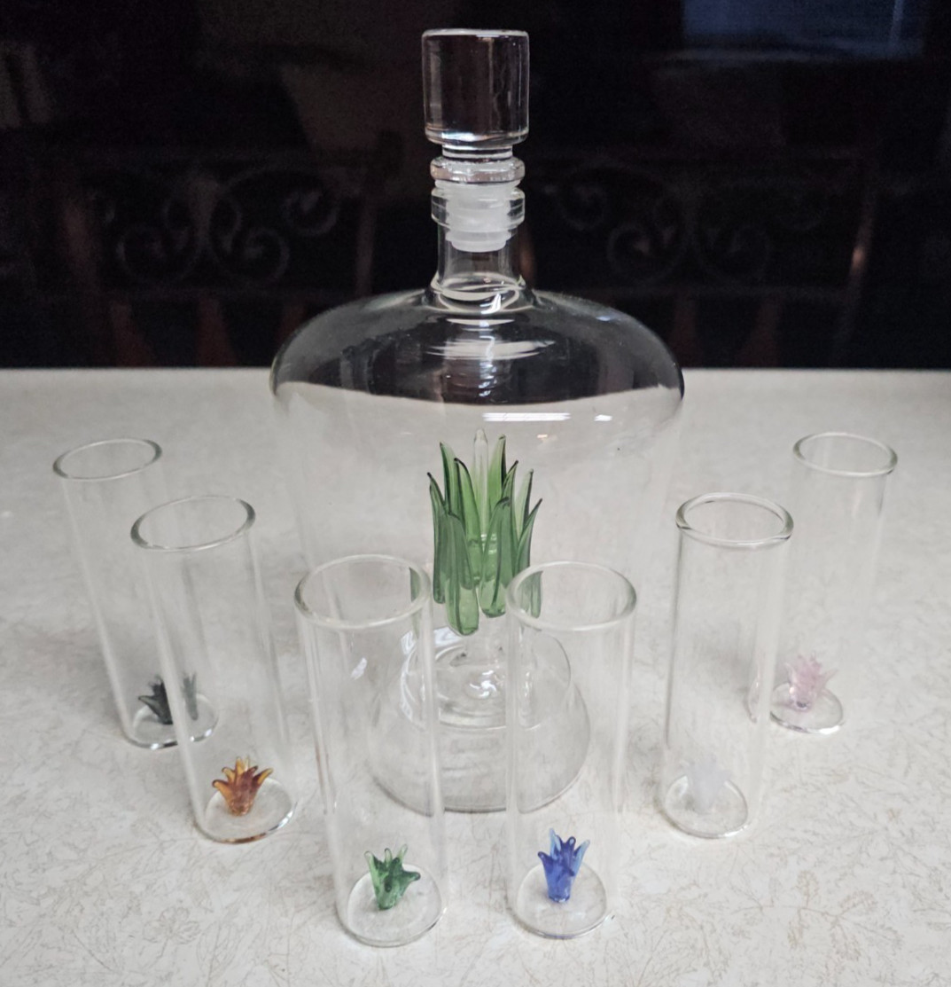 The Wine Savant 25-Ounce Agave Tequila Decanter & 6 3-Ounce Shot Glasses