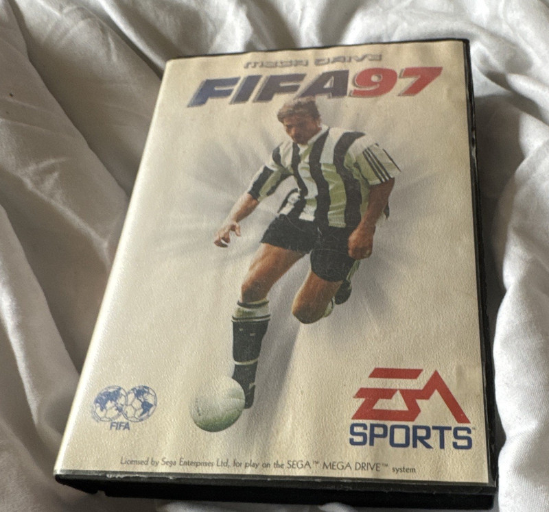 EA SPORTS FIFA 97 Sega Mega Drive Game Complete w/ Manual Multiplayer