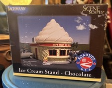 Bachmann - Roadside U.S.A. - Scenic Scapes   ...