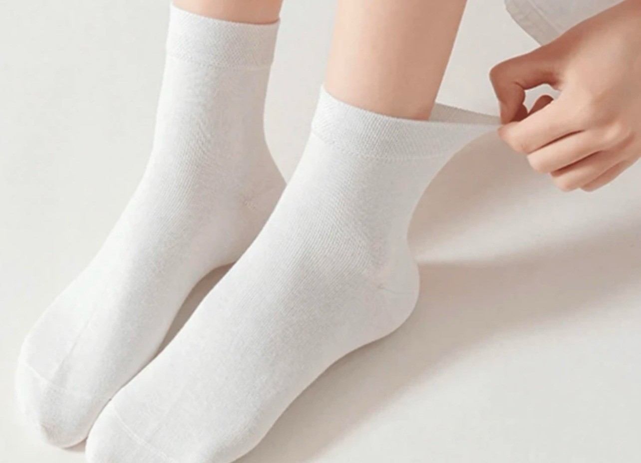 Women’s White Cotton Solid Classic Ankle Socks Multipack One Size Full Toe alternate view 4