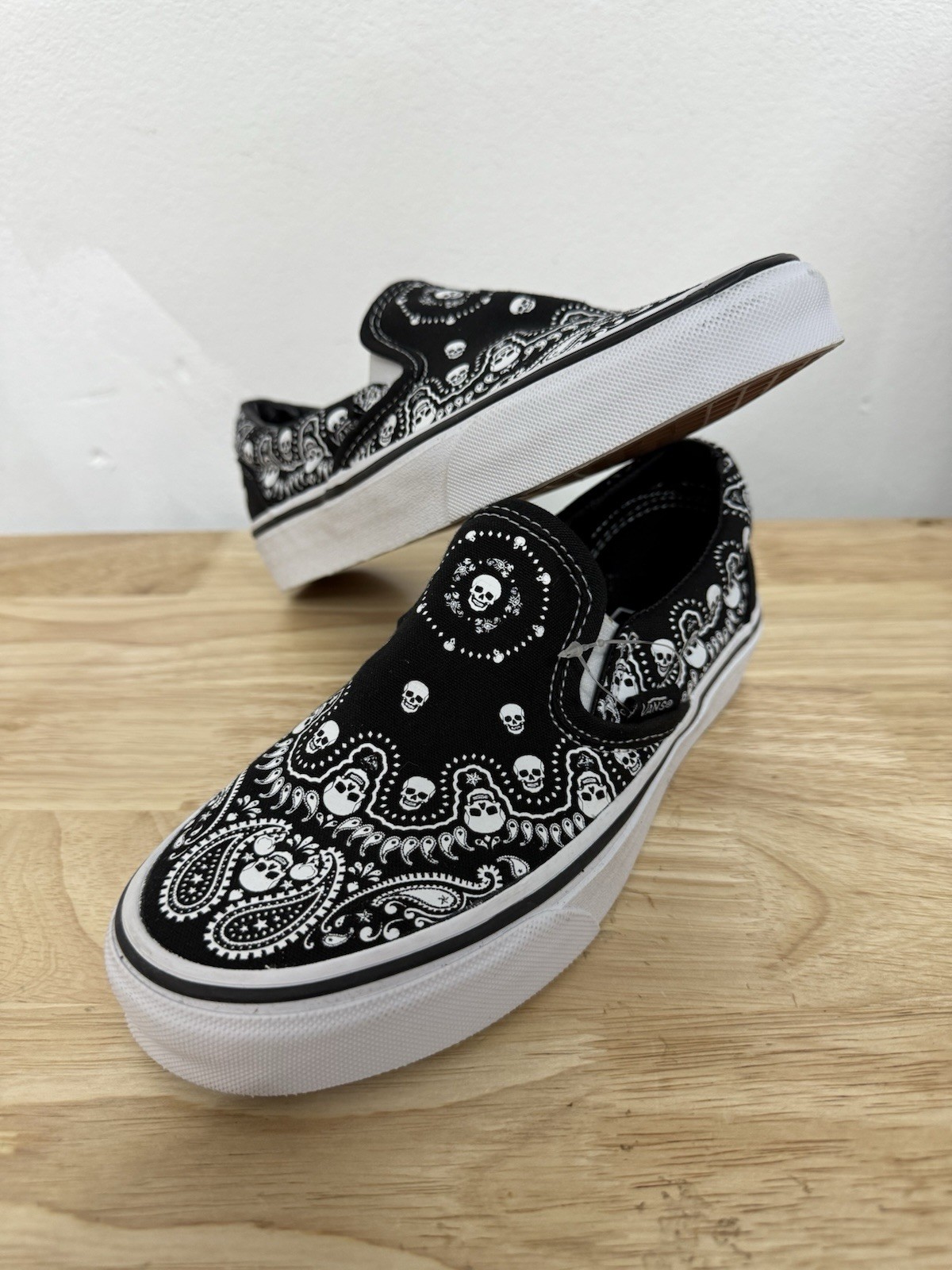 VANS Classic Slip-On 'Bandana - Black' Men’s 3.5 Women's 5