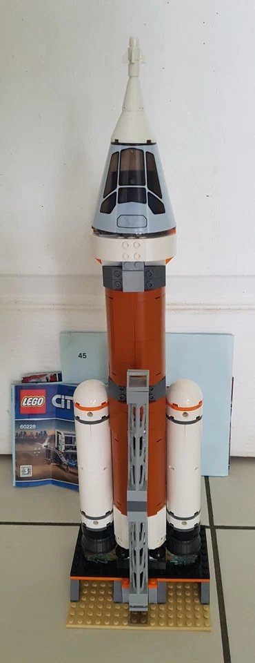 LEGO City 60228 Deep Space Rocket and Launch Control