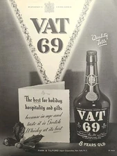 Vat 69 Scotch Liqueur Holiday Hospitality Gift Holly Bar Vintage Print Ad 1941