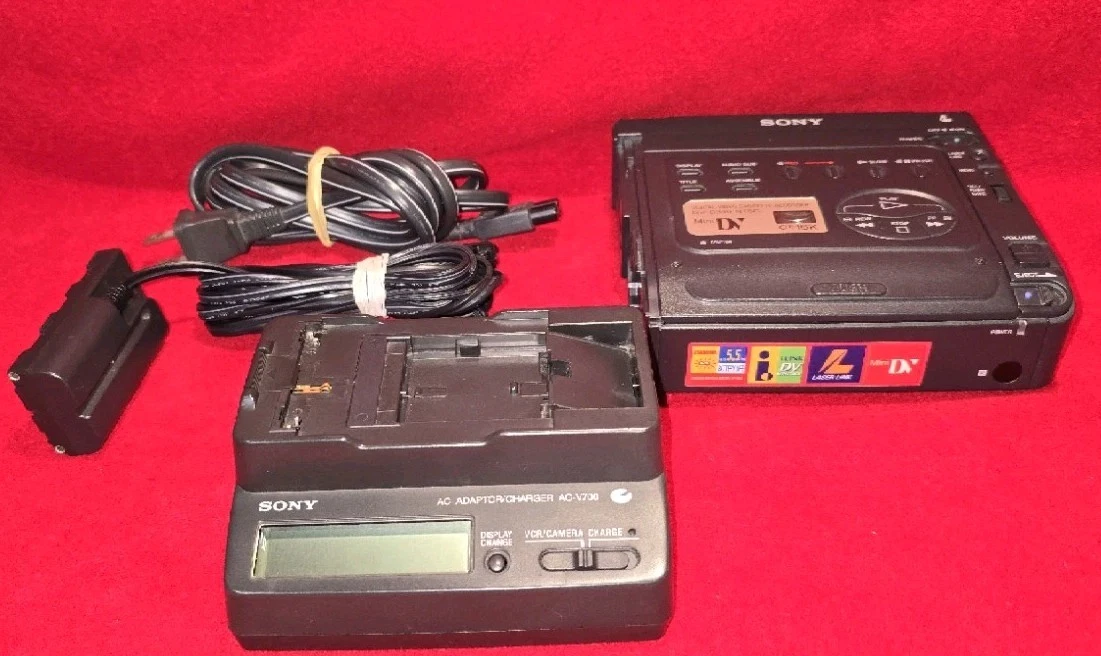 ジャンク品 SONY デジタルポータブルビデオレコーダー GV-D300 ジャンク品 SONY デジタルポータブルビデオレコーダー GV-D300