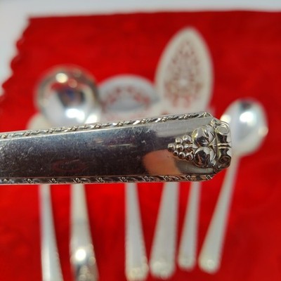 7X Serv Oneida Bordeaux Prestige Serving Pie Forks Spreader Plate Silverplate