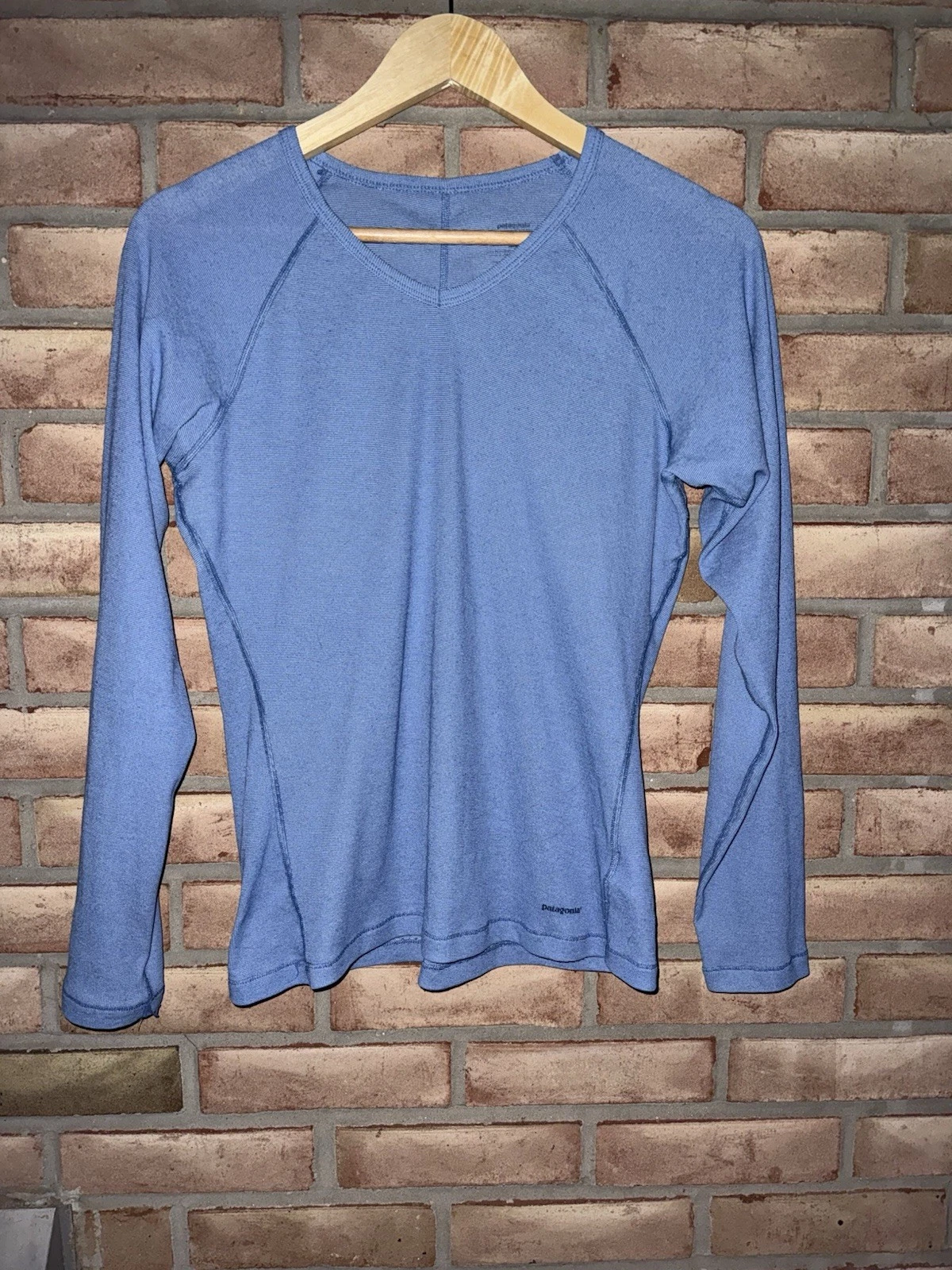 Patagonia V-Neck Base Layer Women’s Small Blue Pullover Performance