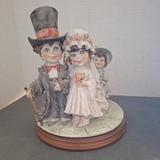 Giuseppe Armani "Wedding from Gulliver's World" Figurine with Flower Girl