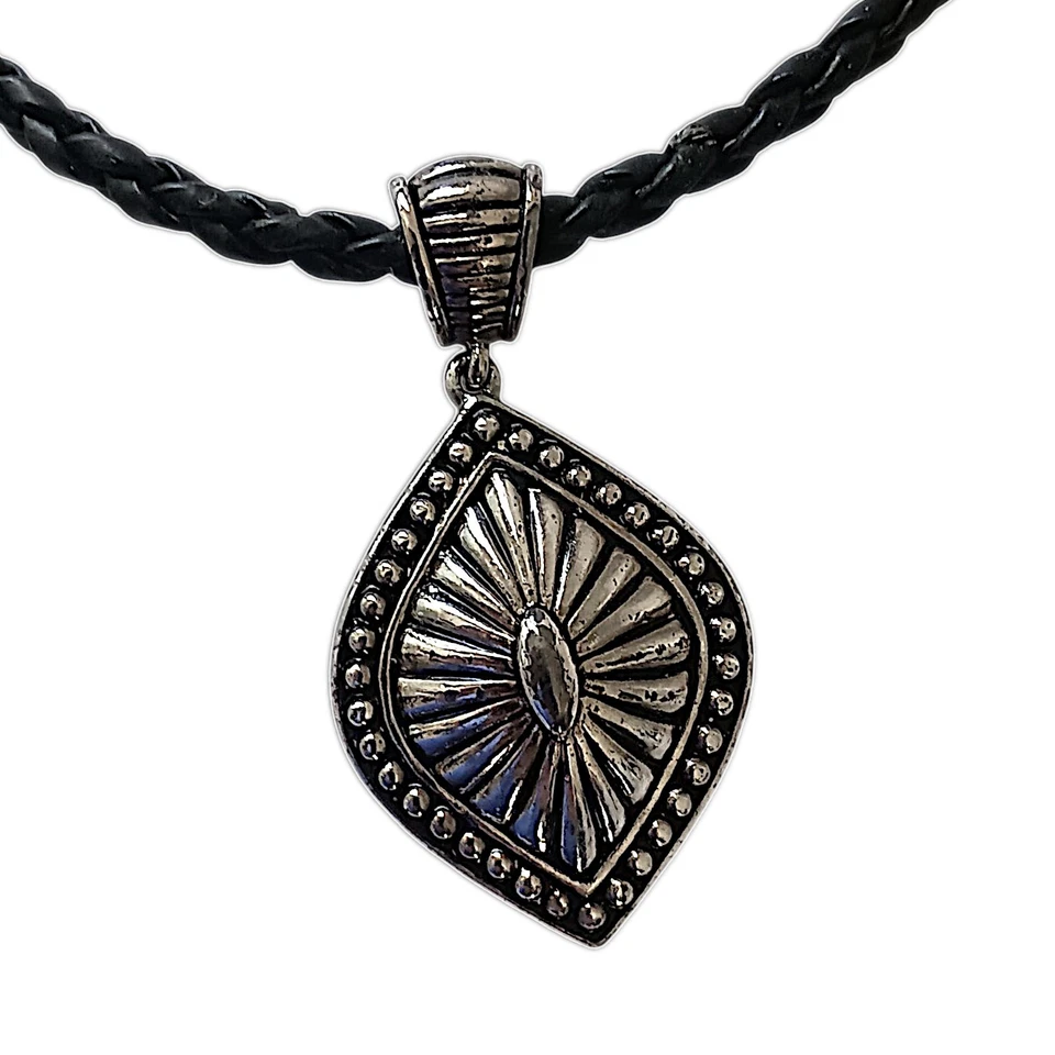 Y2K Corded Antiqued Silver Pendant Necklace Bohemian Hippie Indie Tone Boho Chic - Image 2 of 4