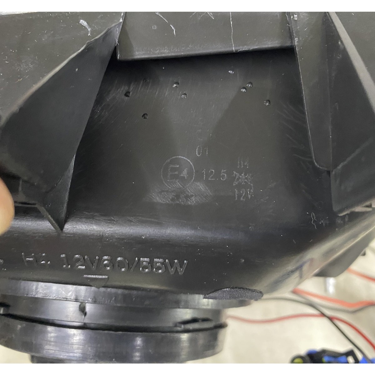 Fits ZX AUTO Admiral 04-07 Guide LED Angel-Eye Projector V2