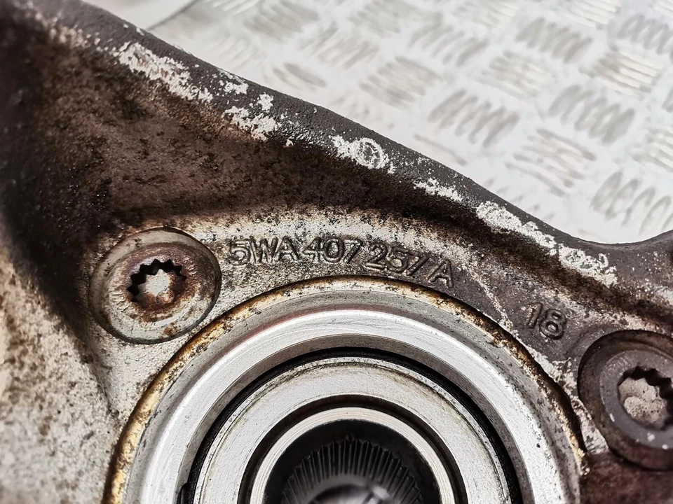 Conjunto de buje Volkswagen Golf GTI LH Reino Unido pasajero gasolina 19-24 MK8 5WA407257A Foto 3 de 4