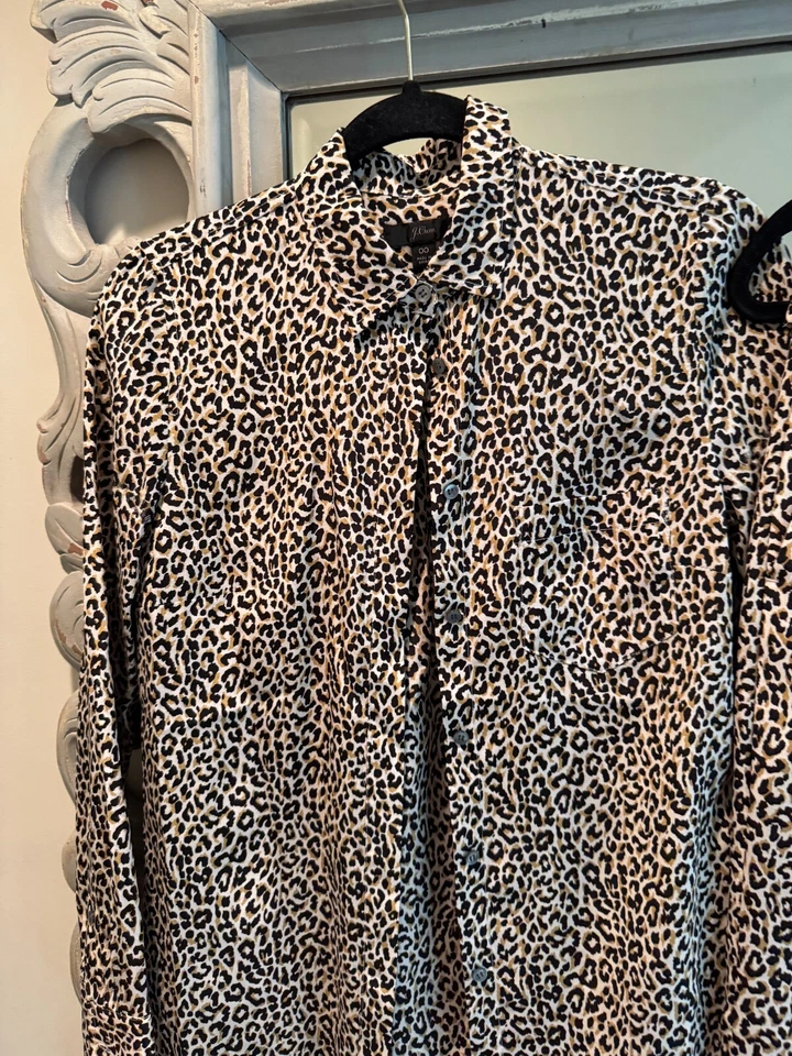 Calça J.CREW com estampa de leopardo pernas largas (tamanho 2) e blusa (tamanho 00) - 100% seda - Imagem 2 de 4