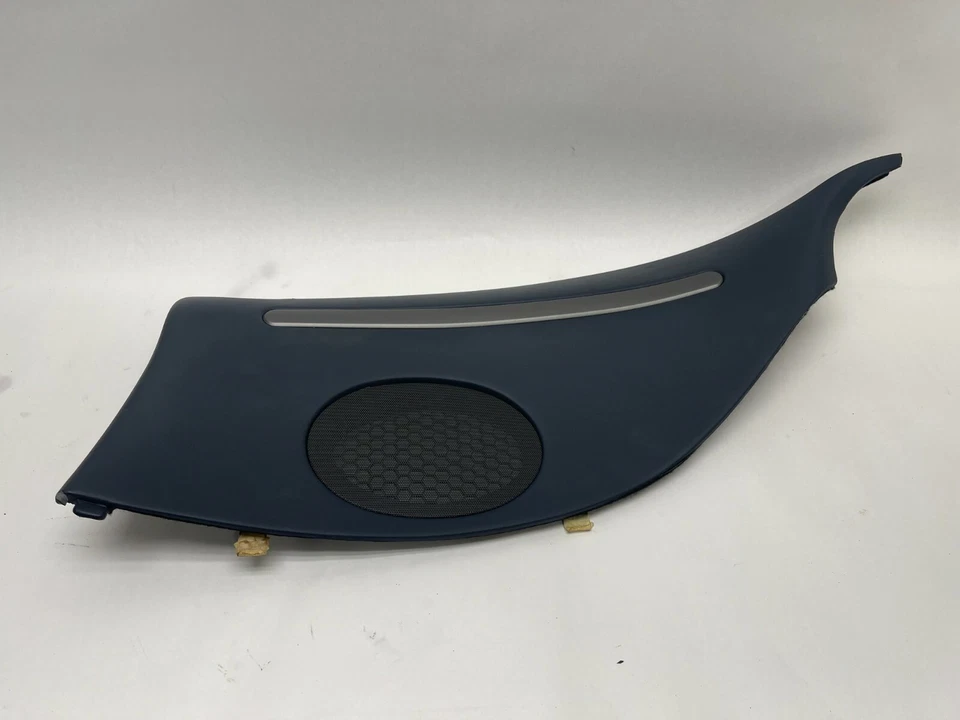 Maserati Coupe GT 2005-2007 parte trasera derecha lado del pasajero cubierta superior panel moldura OEM Foto 2 de 4