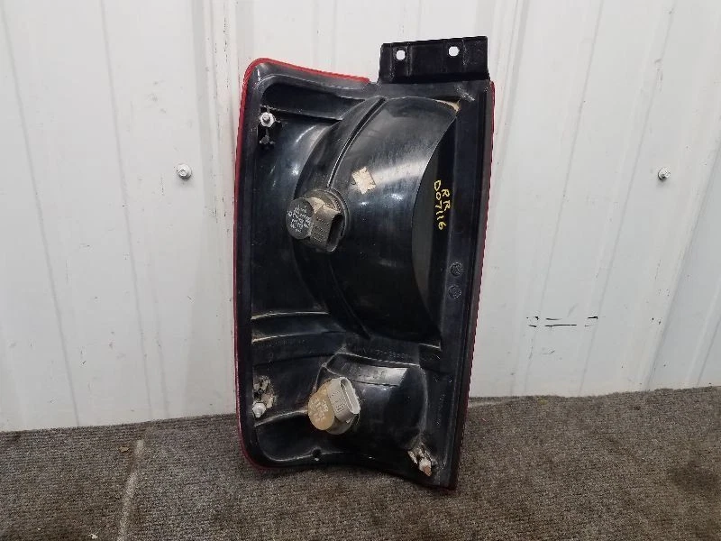 1997-02 Ford Expedition Passenger Right Tail Light  - Image 2 of 2