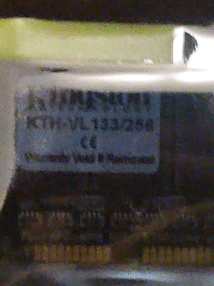 2 Kingston PC133 256 MB DIMM 133 MHz SDRAM Memory (KVR133X64C3/256) - Image 3 of 3