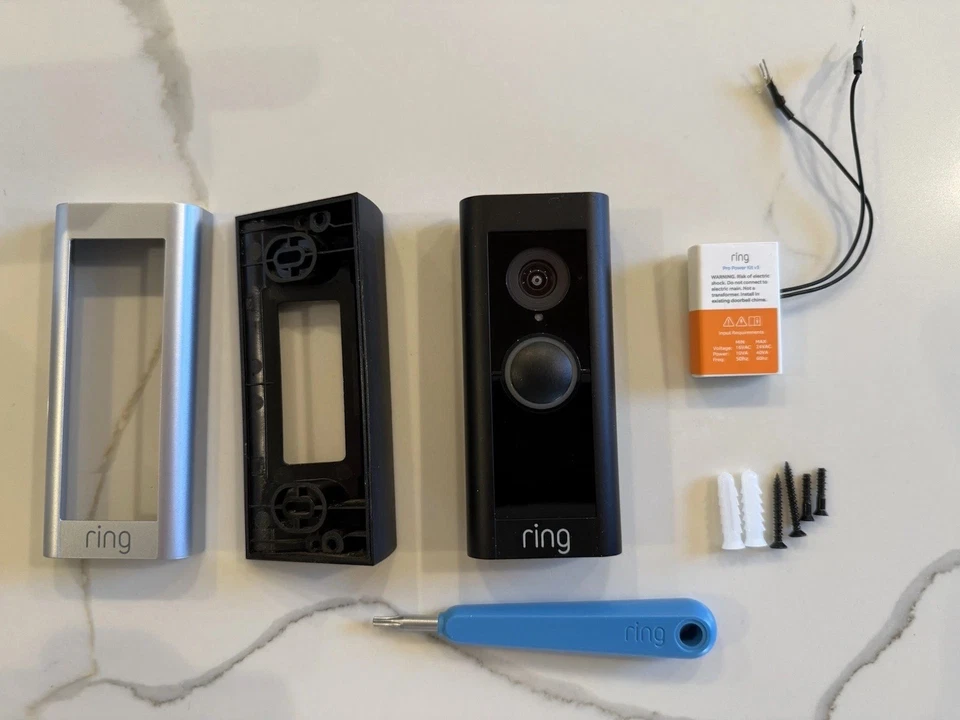 Timbre Ring Pro 2 con cable, alimentado Foto 2 de 3