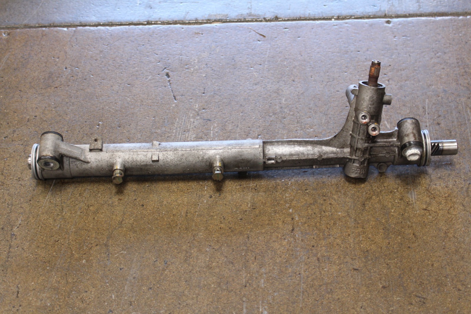 Maserati Ghibli, Steering Gear Rack, Center Only, Used, P/N 670003956