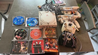 SEGA Dreamcast Console Lot w/ Controllers, Light Guns, A/V Cables & Games