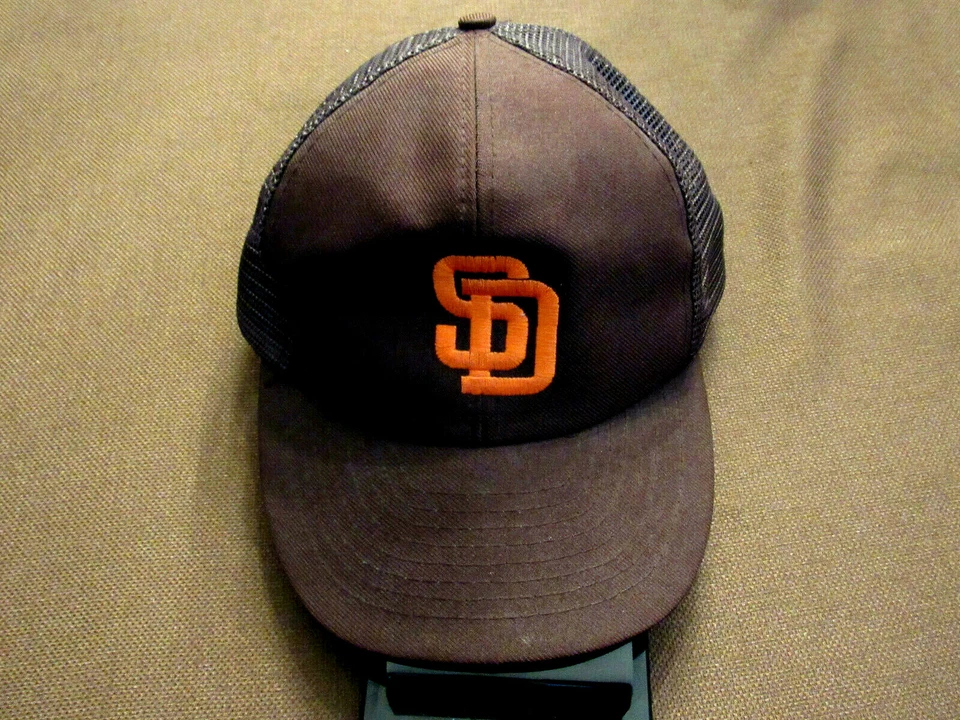 Boné de treinamento de primavera vintage autografado TONY GWYNN HOF 8 X BC PADRES JSA - Imagem 2 de 3