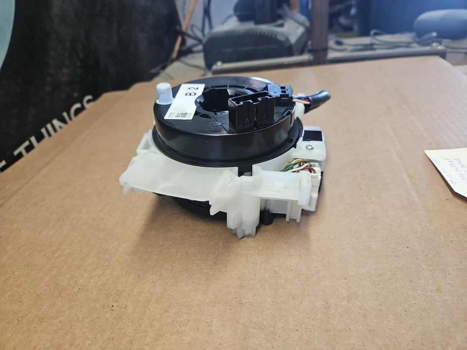 Комбинированный переключатель и датчик угла поворота рулевого управления 08–10 Infiniti M35 M45 47945-ED210 - Изображение 4 из 4