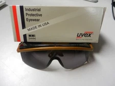 NOS Uvex Gold Frame Eyewear Safety Glasses Astrospec3000 S14901