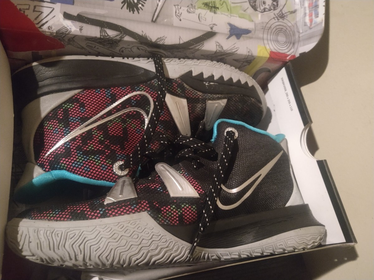 kyrie 7 black metallic silver