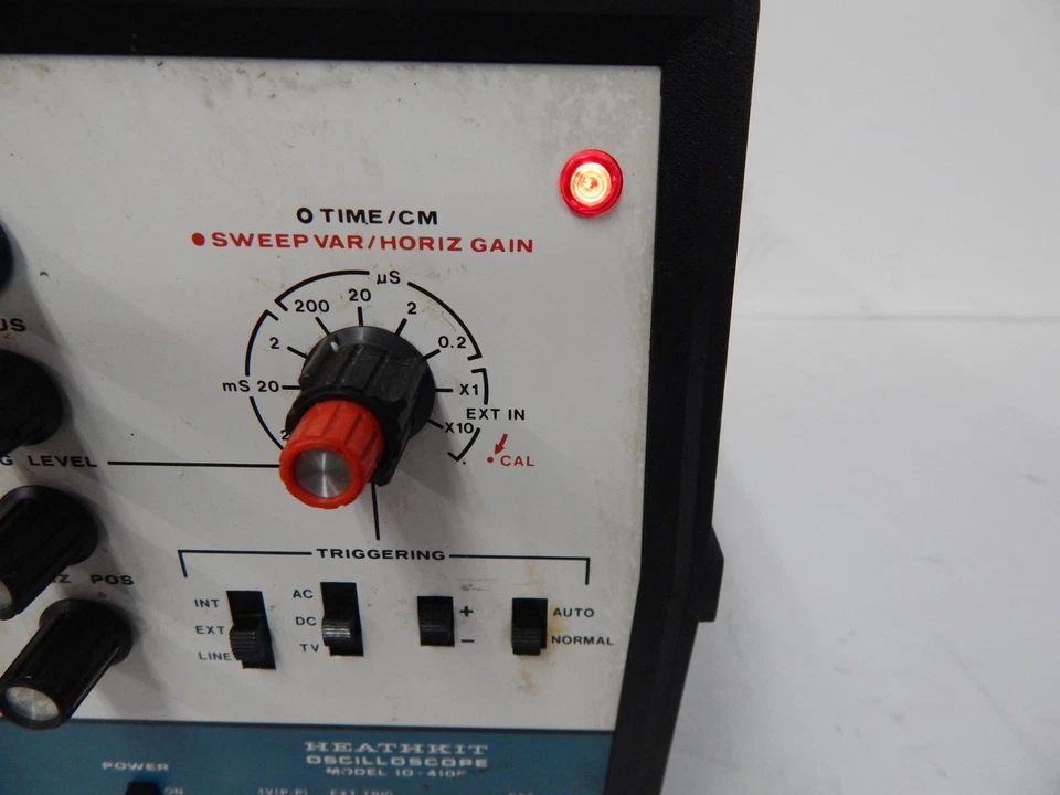 *TC* HEATHKIT Model IO-4105 OSCILLOSCOPE (FIY17) - Image 3 of 4